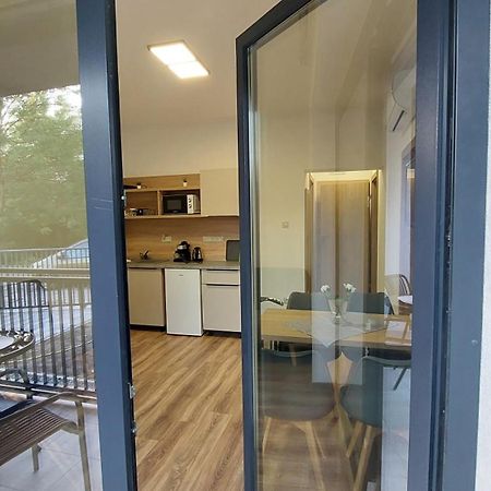 Csaladi Kikoeto Apartman Gyula Eksteriør billede