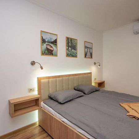 Csaladi Kikoeto Apartman Gyula Eksteriør billede