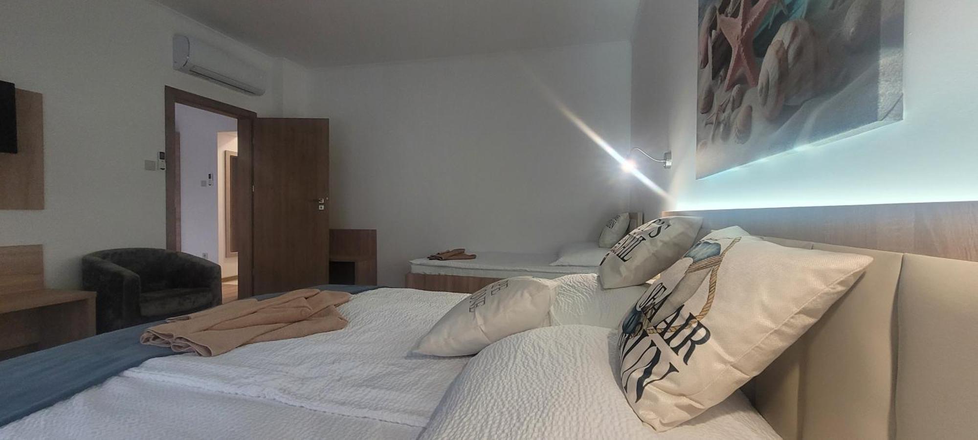 Csaladi Kikoeto Apartman Gyula Eksteriør billede