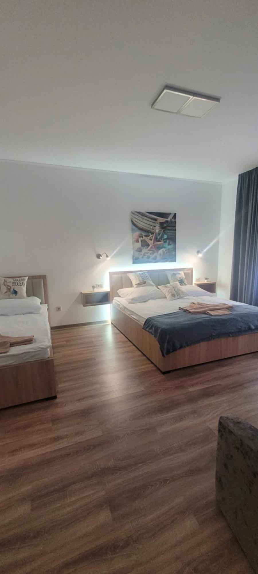 Csaladi Kikoeto Apartman Gyula Eksteriør billede