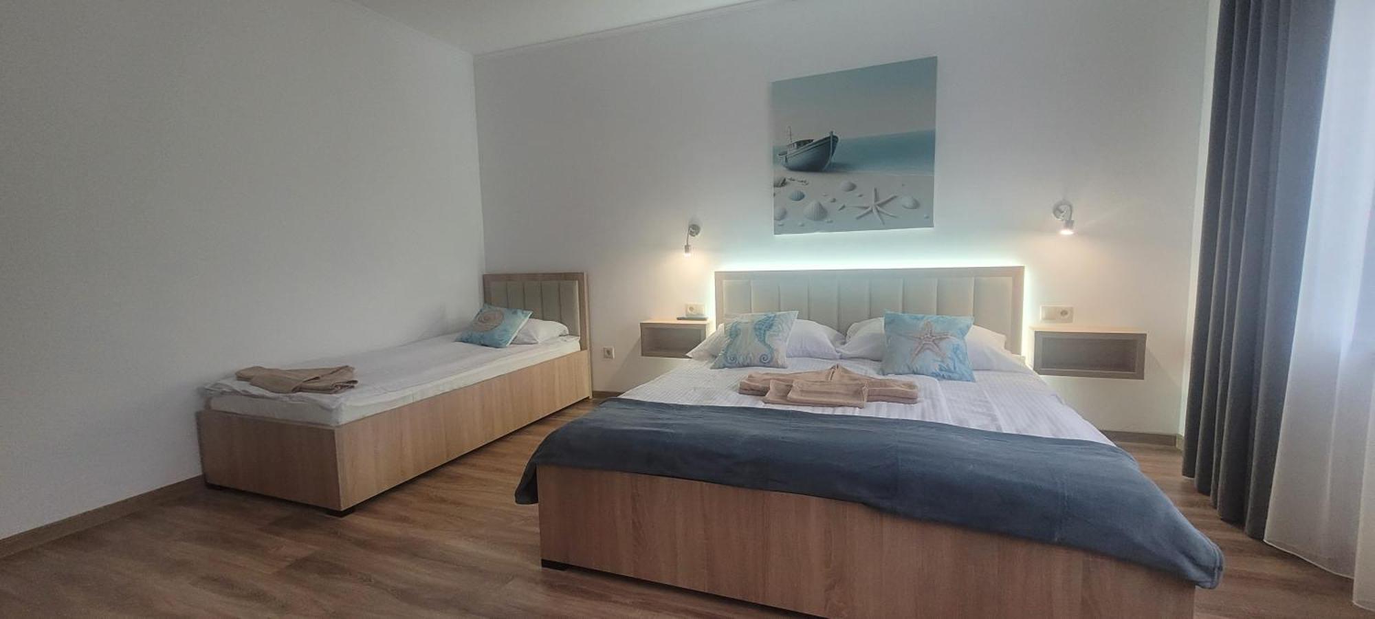 Csaladi Kikoeto Apartman Gyula Eksteriør billede