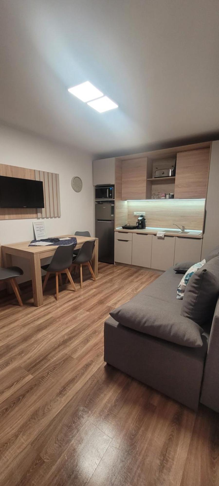 Csaladi Kikoeto Apartman Gyula Eksteriør billede